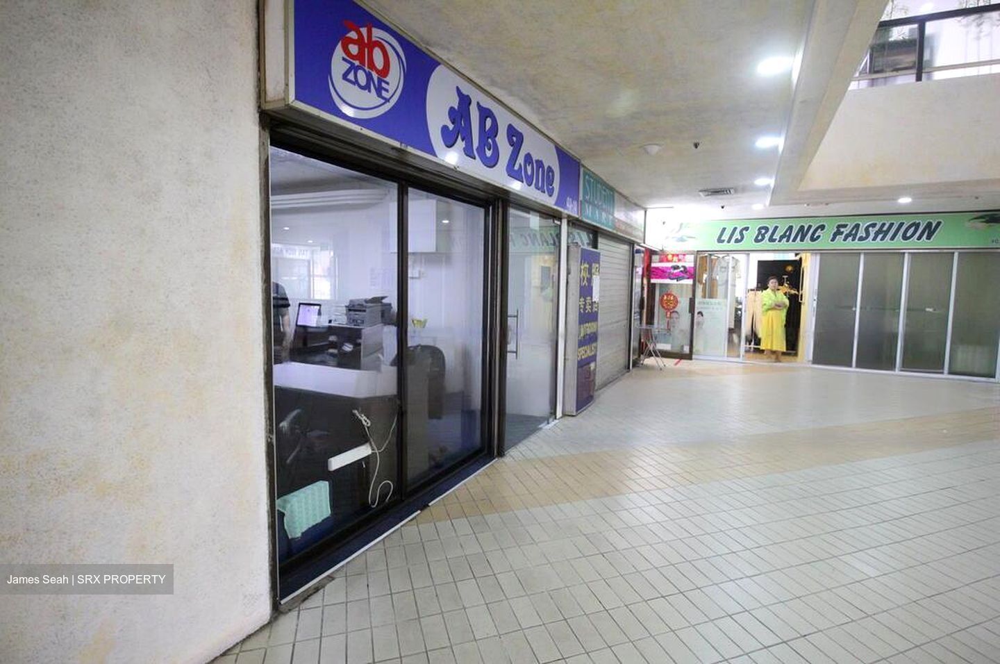 Upper Serangoon Shopping Centre (D19), Retail #452485931